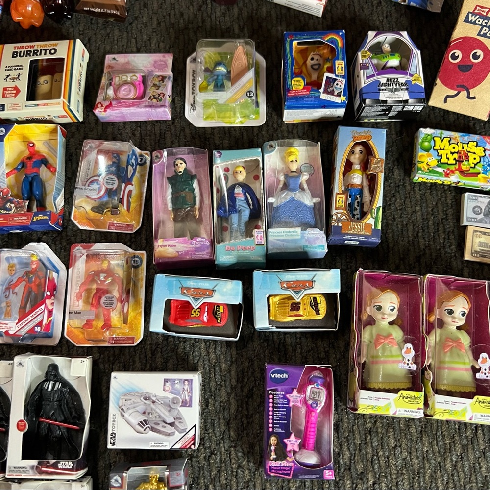 Zuru Mini Brands Collection-Star Wars,Disney,Foodie And More - Picture 4 of 9